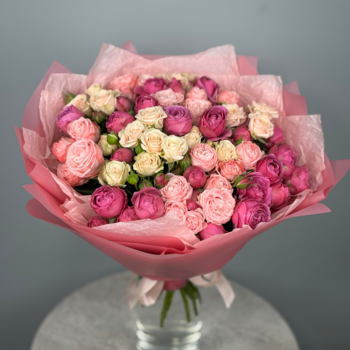 Букет из 21 кустовых пионовидных роз микс