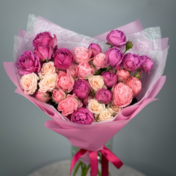 Букет из 9 кустовых пионовидных роз микс